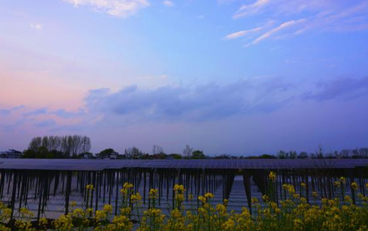中國能建池州市貴池區(qū)讀山湖漁光互補光伏發(fā)電項目